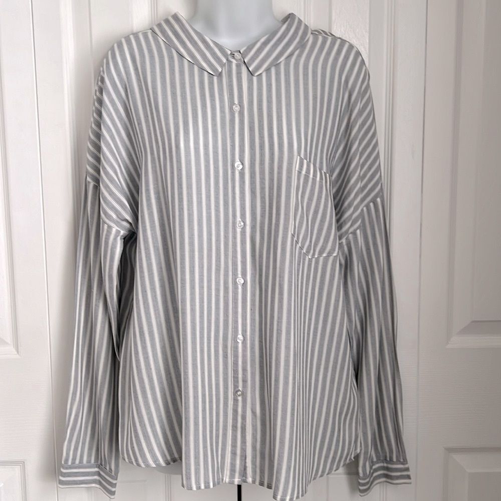 Coffee Bean Grey/ White Striped Button Up Shirt‎ Top Size M